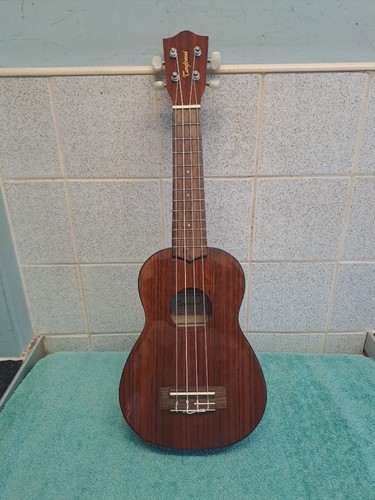 Tanglewood ukulele model - -,