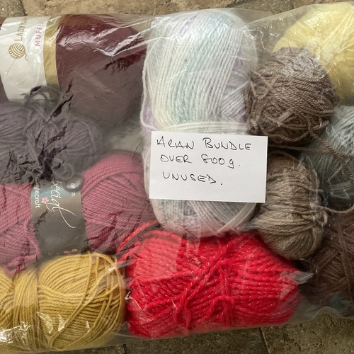 Job lot 800g aran knitting - 800g+., aran.knitting