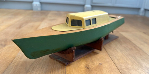 Large 1940s model - model, pond