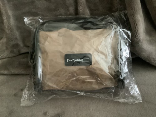 Mac cosmetics clear zipper - ,