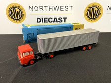 LION CAR Nr.36 1:50 SCALE DAF 2600 TREKKER MET EUROTRAILER