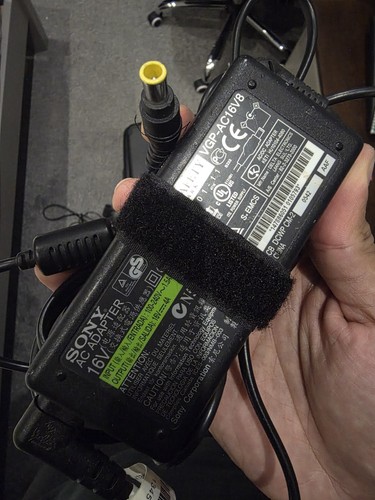 Original sony adapter 65w - sony,
