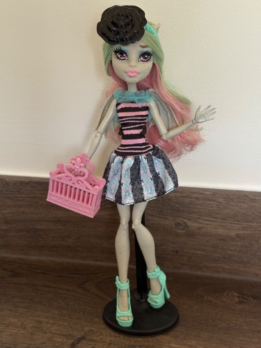 Monster high rochelle - monster, goyle