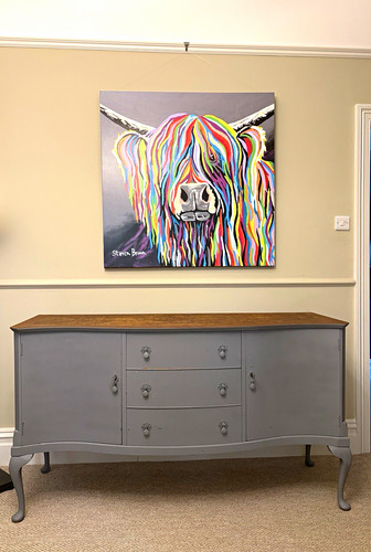 Grey painted queen - queen, style