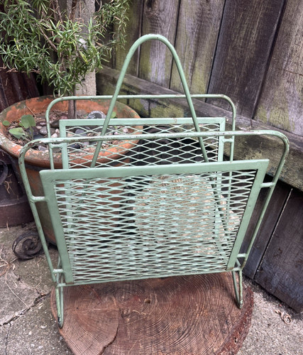 Magazine rack vintage - magazine,