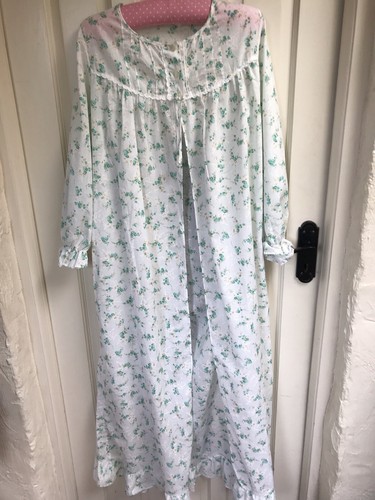 Vintage dressing gown ladies - gown,
