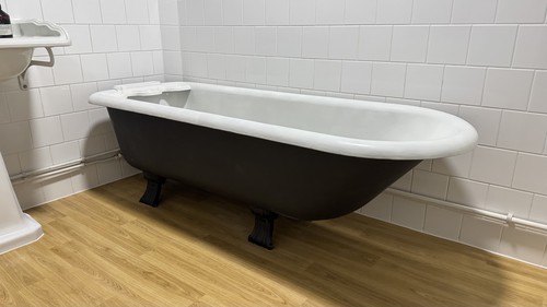 Refurbished cast iron - cast,
