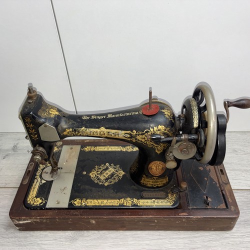 Vintage singer hand crank - hand,