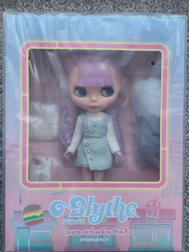 Unopened genuine blythe - unopened,
