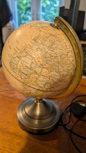 Vintage looking globe lamp - ,