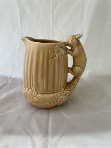 Sylvac squirrel acorn jug - squirrel,