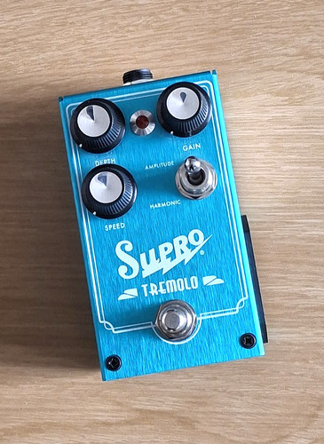 Supro 1310 tremolo - supro, pedal