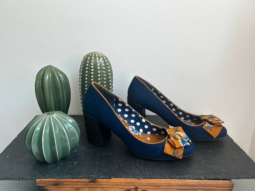 Beautiful navy and - , mustard