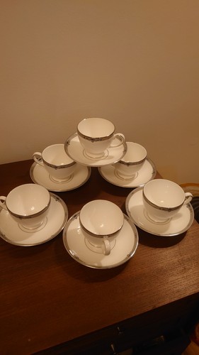 Amherst wedgwood bone china - amherst,