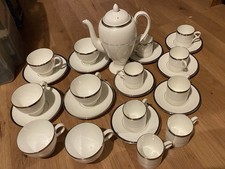 Wedgwood Carlyn  25 pieces