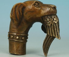 RARE VICTORIAN OLD BRONZE HAND CARVED DOG BITE BIRD STATUE WALKING STICK HEAD；