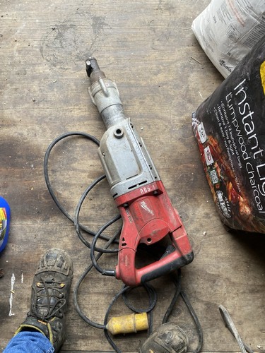 Milwaukee 900 breaker - 900,