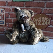 Gorgeous Artist Bear Cat Flynn