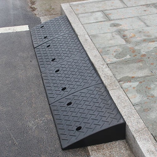 Heavyduty rubber kerb - 2x, door