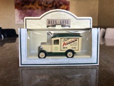 Lledo Days Gone Model 21013 - 1934 Chevrolet Van, Benetton -
