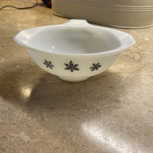 Vintage pyrex snowflake - vintage, gaiety