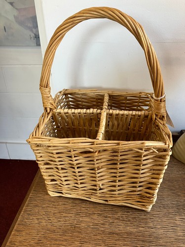 Square woven wicker bottle - square,