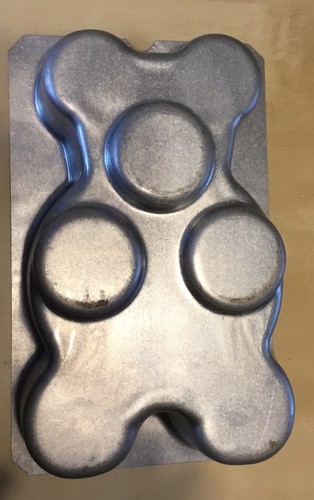 Teddy bear cake - cake, tin