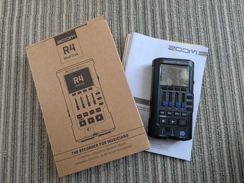 Zoom portable multitrack - r4,