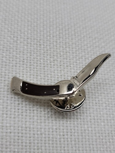 Collectible hat pin buck - buck, 110