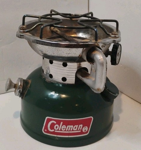 Vintage 1975 coleman - 502, camp