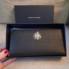 Tommy Hilfiger Black