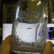 Mt. Pleasant, Michigan The Servoss Dairy TREQ Milk Bottle RARE! ISABELLA County