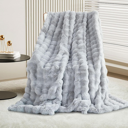 Soft fluffy blanket - fluffy,