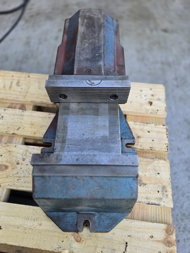 Heavy duty milling machine - heavy,