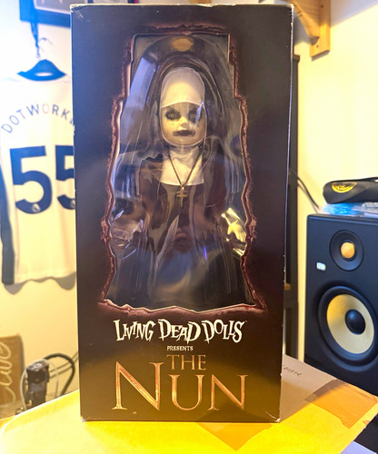 Living dead dolls the nun - living,