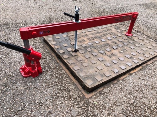 Mustang hydraulic manhole - hydraulic,