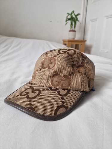 Gucci monogram logo - gucci,