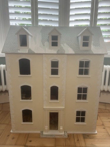 Georgian dolls house - dolls,