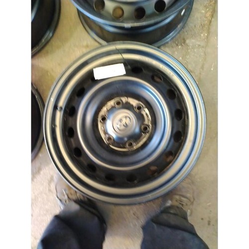 Rim wheel toyota hilux - rim,