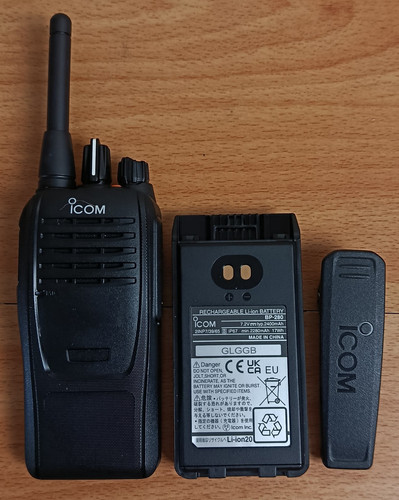 Two way radio icom f29sr2 - two,