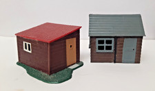 2 Merit 00/HO railway huts - 1960s - in good condition