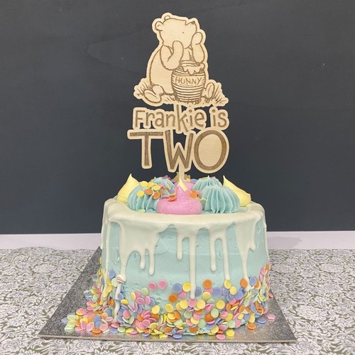 Personalised winnie the pooh - winnie,