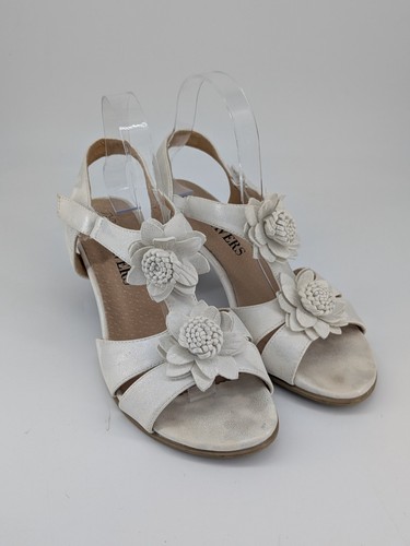Pavers white floral sandals - pavers,