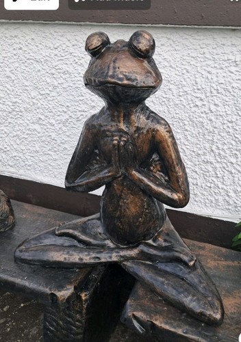 Meditating frog concrete mould - meditating,