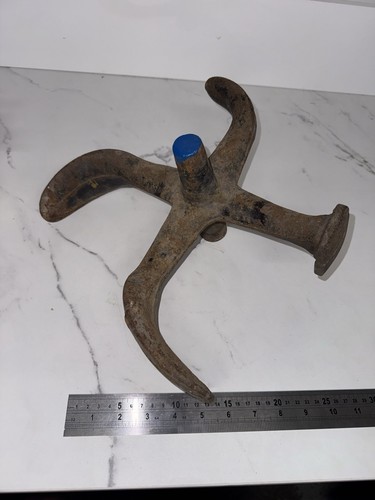 Vintage cast iron cobbler shoe - iron,