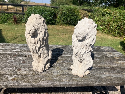 Two lovely detailed stone - two,