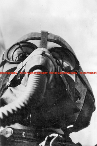 F028260 german pilot wearing - f028260,