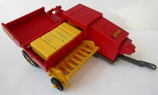Britains Toys Ltd New Holland 376 Hay Baler with 4 Hay Bales Working Order 1978