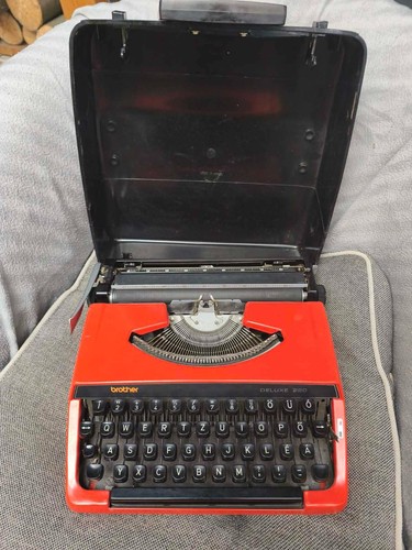 Vintage brother deluxe 220 red - vintage,