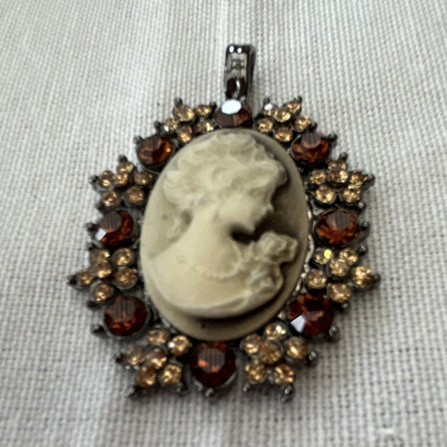 Oval cameo pendant silver - cameo, tone